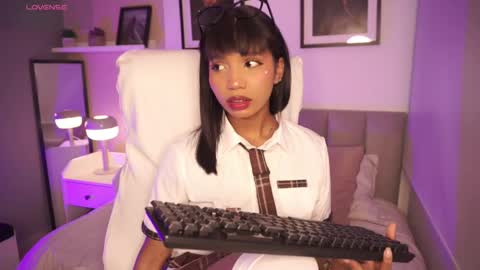 GIGI online show from October 17, 5:22 am