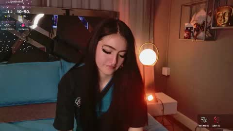 Snapshot of gigii_hadiidd chatting on October 3, 7:55 pm Gisel online show from October 3, 7:55 pm