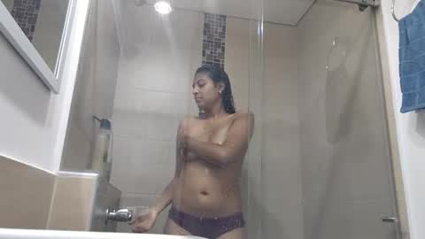 gigixox3 online show from November 5, 4:20 pm