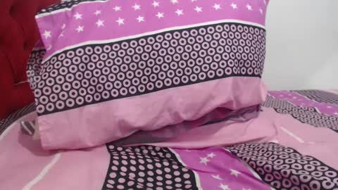 Snapshot of gimena_ass chatting on December 3, 6:11 pm Gimena online show from December 3, 6:11 pm