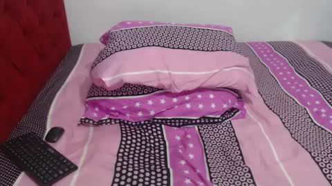 Snapshot of gimena_ass chatting on December 2, 4:04 pm Gimena online show from December 2, 4:04 pm