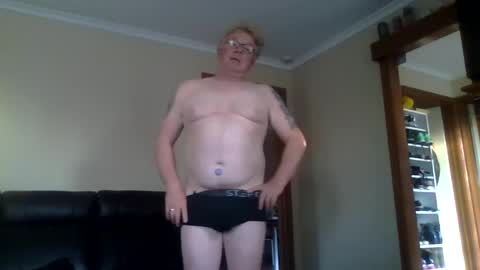 gimmmieoooo online show from April 2, 7:37 am