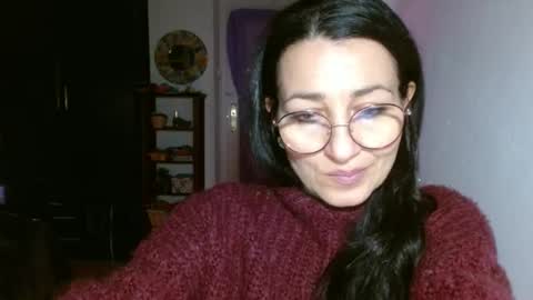 GinaONeon online show from January 9, 9:05 pm