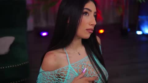 Gina online show from January 9, 8:03 pm