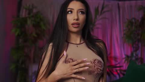 Gina online show from February 22, 8:22 pm