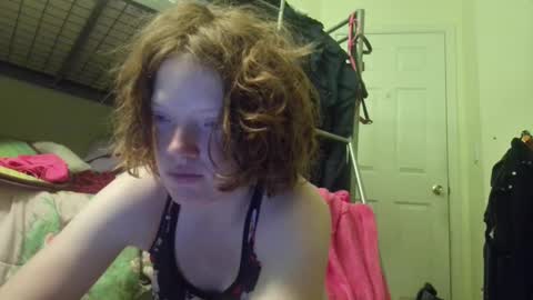Snapshot of ginger_unicorn21 chatting on February 25, 4:03 am ginger_unicorn21 online show from February 25, 4:03 am