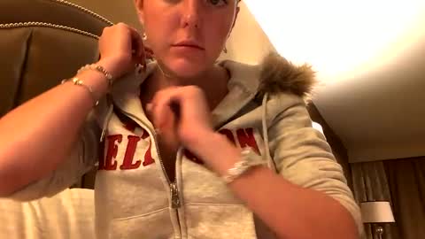 Snapshot of gingerfox777 chatting on December 5, 5:32 am gingerfox777 online show from December 5, 5:32 am