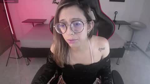 ginny11_ online show from March 20, 1:05 pm