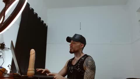 gino_vallen online show from October 1, 11:14 pm