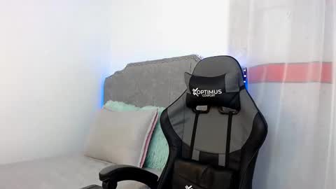  Giovanna  online show from February 18, 8:05 am