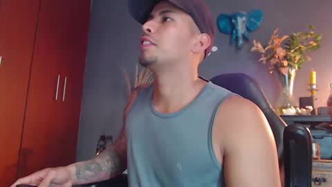 piggy boy online show from January 13, 1:13 am