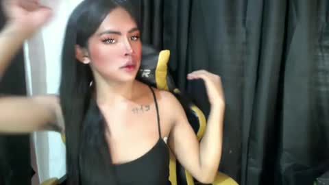 queen ronna online show from December 7, 6:10 pm