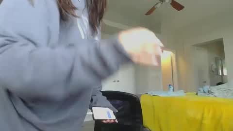 Jasmine online show from January 5, 9:36 pm