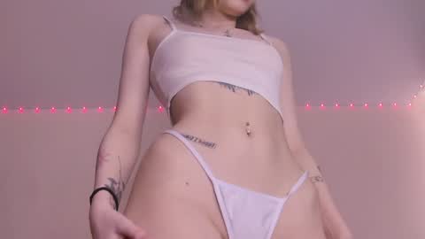 Ella Lisa Chloe online show from September 23, 11:59 am