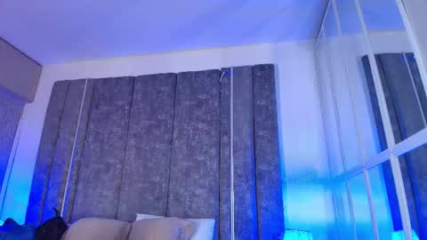     online show from December 14, 12:00 pm