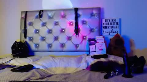 gisell taylor online show from January 12, 1:18 pm