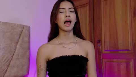 giselleclair online show from November 18, 4:37 am