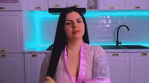 Giulia online show from March 31, 3:29 am