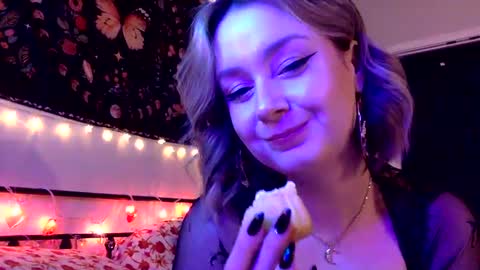Snapshot of givemesweetdreams chatting on January 23, 3:48 am givemesweetdreams online show from January 23, 3:48 am
