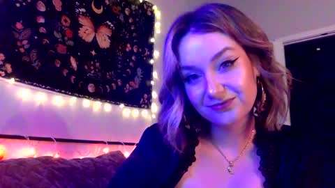 Snapshot of givemesweetdreams chatting on December 26, 1:29 am givemesweetdreams online show from December 26, 1:29 am