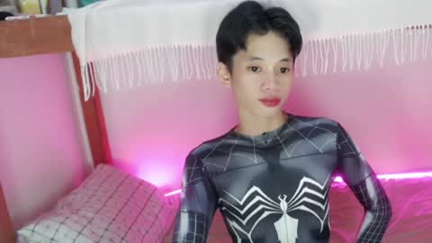 givemethrillx online show from May 2, 2:39 am