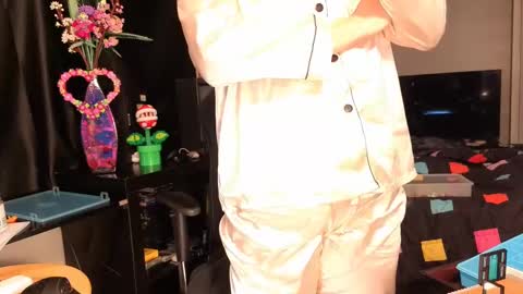 glaceon9 online show from March 8, 9:50 am