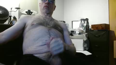 glaikind925958 online show from May 10, 3:13 am