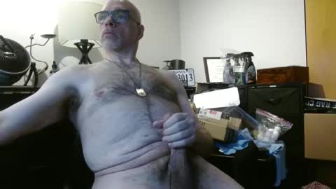 glaikind925958 online show from April 4, 3:57 am
