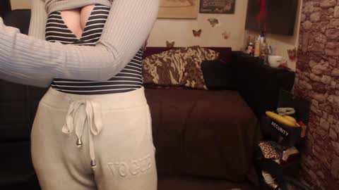 Glamourhottie online show from December 4, 9:45 am