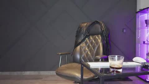 Matthew .. for short call me Matt online show from February 24, 9:40 pm