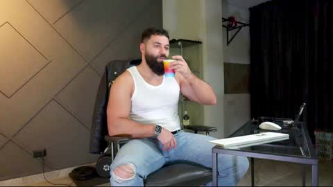 Matthew .. for short call me Matt online show from January 15, 4:47 am