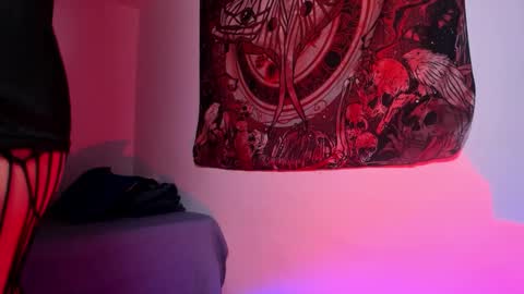 NYX online show from February 12, 8:12 pm