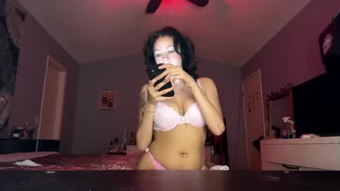 Snapshot of glitterglitterxo chatting on September 14, 6:26 am glitterglitterxo online show from September 14, 6:26 am