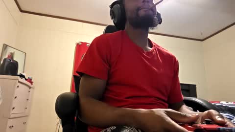 glomightyj online show from May 2, 5:02 am