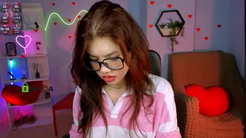 gloria_flower_ online show from February 24, 2:20 pm