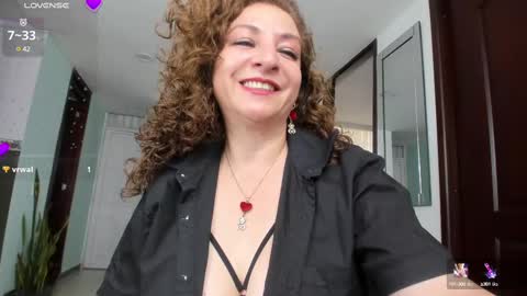 gloriacrespo online show from February 18, 5:20 pm