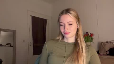 glow_angel online show from January 28, 6:28 pm