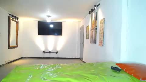 THOMAS AND DAMIAND online show from December 13, 7:53 pm