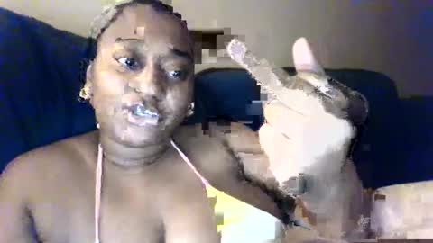 Goddess Allure0 online show from December 7, 7:10 am