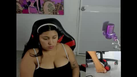 goddess_of_sissys online show from January 11, 12:49 am