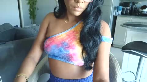 Snapshot of goddess_xandra_xquisite chatting on September 15, 1:45 pm Xandra The Goddess online show from September 15, 1:45 pm