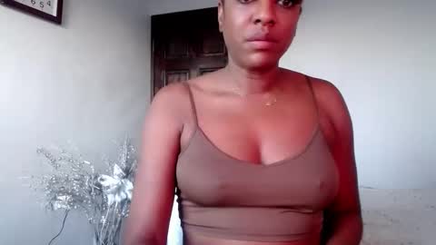 Snapshot of goddess_xandra_xquisite chatting on January 2, 11:52 am Xandra The Goddess online show from January 2, 11:52 am
