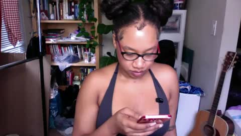 Snapshot of goddessdaisysky chatting on September 11, 7:15 pm Goddess Daisy Sky online show from September 11, 7:15 pm