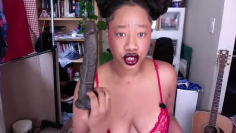 Snapshot of goddessdaisysky chatting on September 12, 10:01 pm Goddess Daisy Sky online show from September 12, 10:01 pm