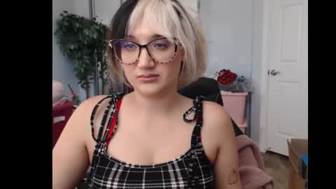 Goddess Emmy online show from November 3, 9:27 pm