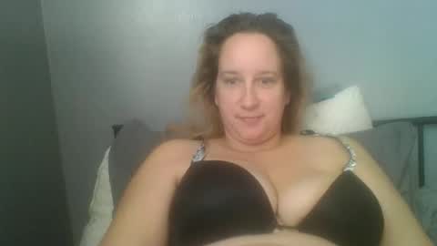 Crystal online show from December 3, 8:01 pm