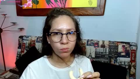  Naih Reyes online show from December 22, 7:59 am