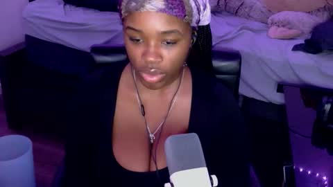 Snapshot of goddessssbrii chatting on October 7, 12:06 am Goddess Bri online show from October 7, 12:06 am