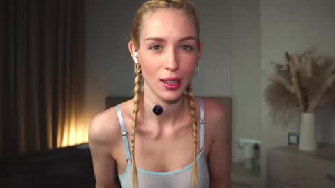 Olivia online show from February 21, 7:23 am