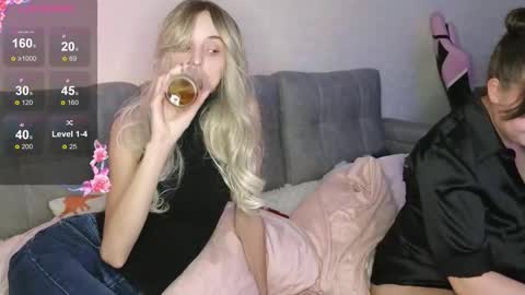 Jess  online show from October 17, 8:02 pm